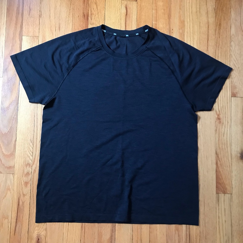 RHONE Black Vented Short Sleeve Tee Large